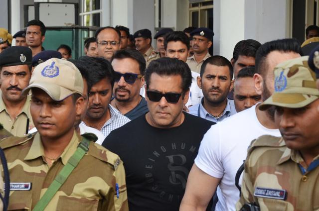 Salman Khan (C) arrives at the airport in Jodhpur on April 4, 2018 ahead of a verdict in the long-running blackbuck poaching case. (AFP) Salman Khan (C) arrives at the airport in Jodhpur on April 4, 2018 ahead of a verdict in the long-running blackbuck poaching case. (AFP)