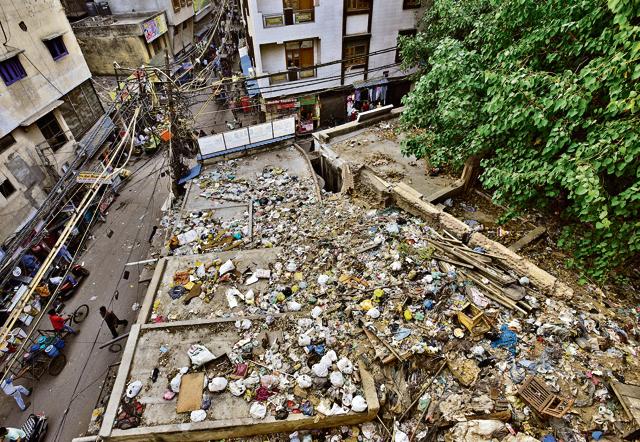 Haksar ki Haveli (above) today resembles a heap of rubble encased by dilapidated walls. (Hindustan Times) Haksar ki Haveli (above) today resembles a heap of rubble encased by dilapidated walls. (Hindustan Times)