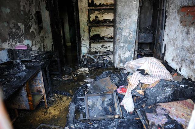 A house in Laxmibai Nagar near Sarojini Nagar that was burgled and burnt allegedly by the gang. (HT File Photo/Sunil Saxena) A house in Laxmibai Nagar near Sarojini Nagar that was burgled and burnt allegedly by the gang. (HT File Photo/Sunil Saxena)