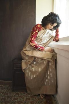 Actor Tapsee Pannu in a Jamdani sari by designer Gaurang Shah. Actor Tapsee Pannu in a Jamdani sari by designer Gaurang Shah.