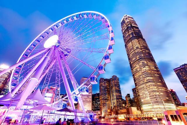 Similar to the London Eye, the ferris wheel is 60 meters high and offers 15 minute ride where you can get 360 degree views of Hong Kong Island. (Shutterstock)