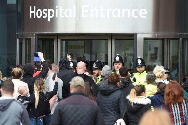 Police block the entrance to Alder Hey childrens hospital in Liverpool, northwest England, following the announcement that the European court of human rights refused to intervene in the case of British toddler Alfie Evans on April 23. (AFP) Police block the entrance to Alder Hey childrens hospital in Liverpool, northwest England, following the announcement that the European court of human rights refused to intervene in the case of British toddler Alfie Evans on April 23. (AFP)