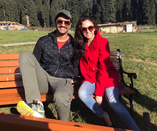 Vicky Kaushal and Amruta Khanvilkar on the sets of Raazi Vicky Kaushal and Amruta Khanvilkar on the sets of Raazi