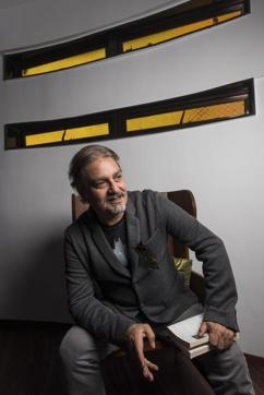 It is the father-daughter relationship in the story of King Lear that has always resonated with Vinay Pathak (Aalok Soni)