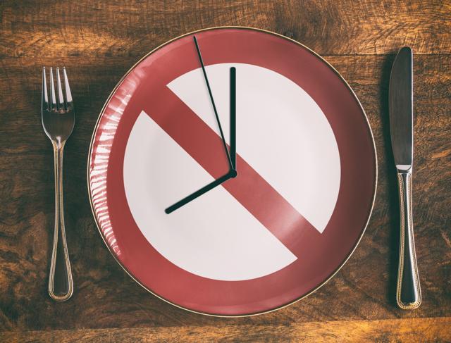 A single, balanced meal can sometimes add up to over 400 calories. So does that mean you starve yourself for the rest of the day? (Shutterstock) A single, balanced meal can sometimes add up to over 400 calories. So does that mean you starve yourself for the rest of the day? (Shutterstock)