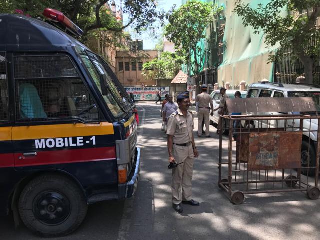 Security outside the sessions court at Kalaghoda. (Bhushan Koyande/ HT Photo) Security outside the sessions court at Kalaghoda. (Bhushan Koyande/ HT Photo)