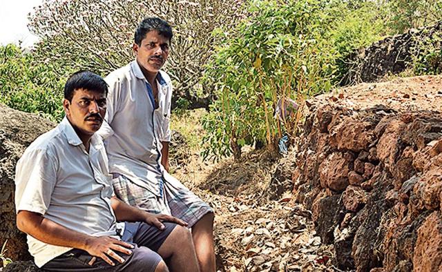 Sandesh Desai, 42, and his elder brother Sachin, 51, are among the richest mango farmers in Nanar. (Anshuman Poyrekar/HT Photo) Sandesh Desai, 42, and his elder brother Sachin, 51, are among the richest mango farmers in Nanar. (Anshuman Poyrekar/HT Photo)