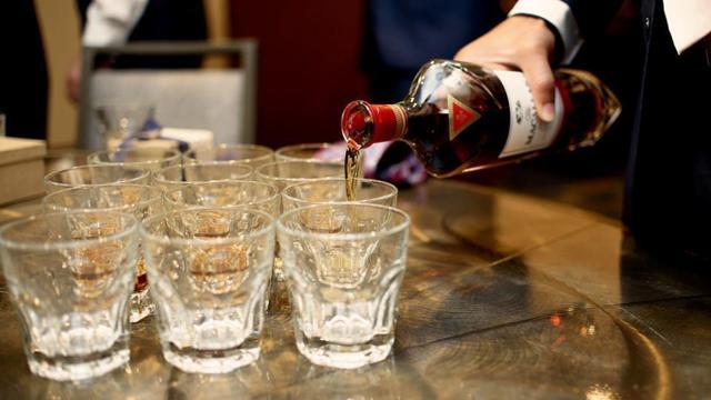 Do not consume alcohol on an empty stomach. (Shutterstock) Do not consume alcohol on an empty stomach. (Shutterstock)