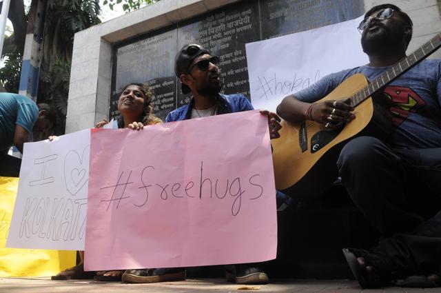 People protest against moral policing at Tollygunge metro station in Kolkata. (Samir Jana/HT File Photo) People protest against moral policing at Tollygunge metro station in Kolkata. (Samir Jana/HT File Photo)