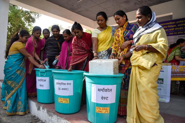 Residents dump plastic waste at a collection point at Shivajinagar ward office as part of PMC plastic waste collection drive in Pune on Sunday. (SANKET WANKHADE/HT PHOTO) Residents dump plastic waste at a collection point at Shivajinagar ward office as part of PMC plastic waste collection drive in Pune on Sunday. (SANKET WANKHADE/HT PHOTO)