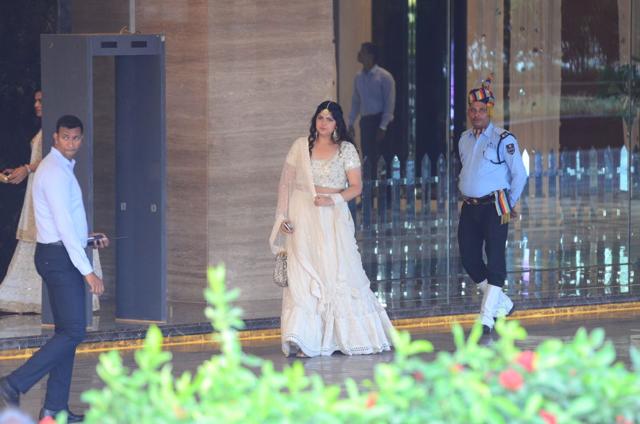 Anshula Kapoor at the sangeet venue. (Viral Bhayani) Anshula Kapoor at the sangeet venue. (Viral Bhayani)