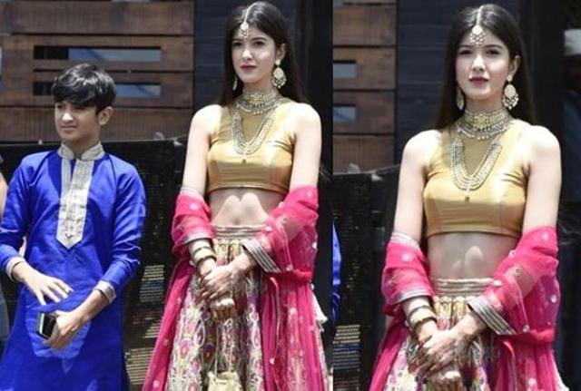 Shanaya Kapoor with her brother at Sonam Kapoor’s wedding.