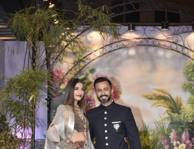 Sonam Kapoor with husband Anand Ahuja. (Viral Bhayani) Sonam Kapoor with husband Anand Ahuja. (Viral Bhayani)