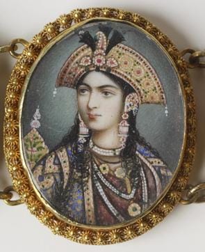 Bracelet with a miniature portrait of Mumtaz, wife of Shah Jahan. (From Daughters of the Sun) Bracelet with a miniature portrait of Mumtaz, wife of Shah Jahan. (From Daughters of the Sun)