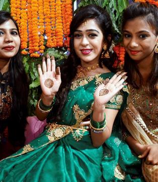 Aishwarya Rai during her mehendi ceremony in Patna. (PTI File Photo) Aishwarya Rai during her mehendi ceremony in Patna. (PTI File Photo)