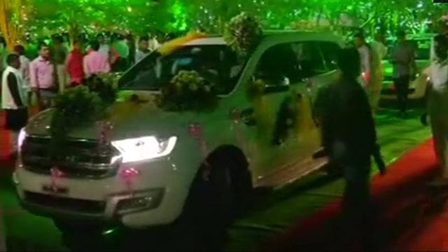 Visuals outside RJD chief Lalu Prasad’s residence in Patna ahead of the wedding ceremony. (ANI Photo) Visuals outside RJD chief Lalu Prasad’s residence in Patna ahead of the wedding ceremony. (ANI Photo)