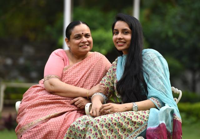 Mother Keshni Anand Arora with daughter Shruti Arora. (Sanjeev Sharma/HT) Mother Keshni Anand Arora with daughter Shruti Arora. (Sanjeev Sharma/HT)