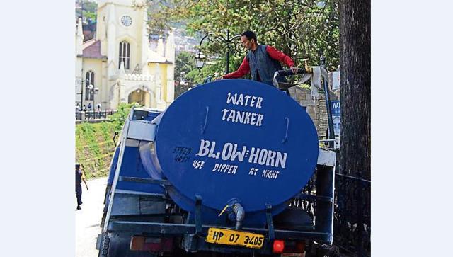As water shortage hits Shimla city, people in many areas have been forced to pay for water tankers. (Deepak Sansta / HT) As water shortage hits Shimla city, people in many areas have been forced to pay for water tankers. (Deepak Sansta / HT)