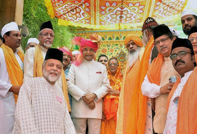 President Ram Nath Kovind and First Lady Savita Kovind visit the holy shrine of Hazrat Khwaja Moinuddin Hasan Chishti in Ajmer on Monday. (PTI)