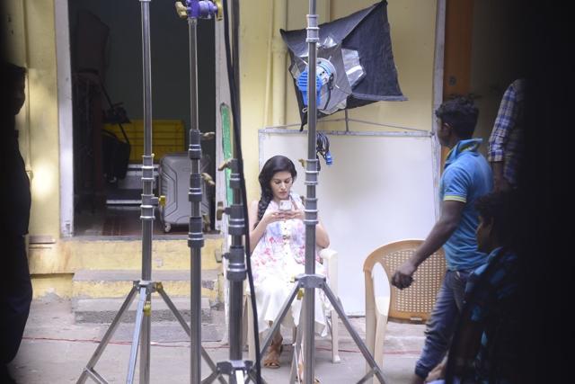Amyra Dastur busy in her phone. (Viral Bhayani) Amyra Dastur busy in her phone. (Viral Bhayani)