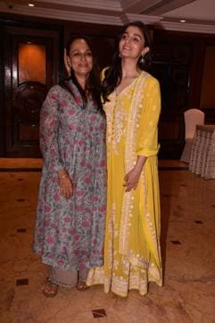 Alia Bhatt with her mom and Raazi co-star Soni Razdan. (Viral Bhayani) Alia Bhatt with her mom and Raazi co-star Soni Razdan. (Viral Bhayani)