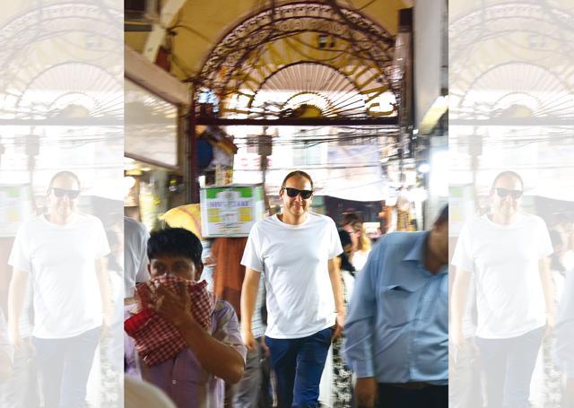 The chef seemed unperturbed by the aromas, and overwhelming crowds in Old Delhi (Raj K Raj) The chef seemed unperturbed by the aromas, and overwhelming crowds in Old Delhi (Raj K Raj)