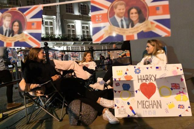 Fans of the royal family camp outside Windsor Castle prior to the wedding of Prince Harry and Meghan Markle in Windsor, Britain, on May 18, 2018. (Reuters)