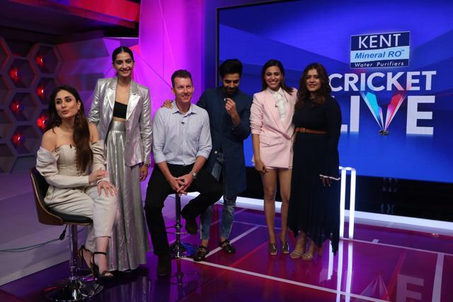 Kareena pouts as she smiles for the camera, in case you needed another lesson. (Viral Bhayani)