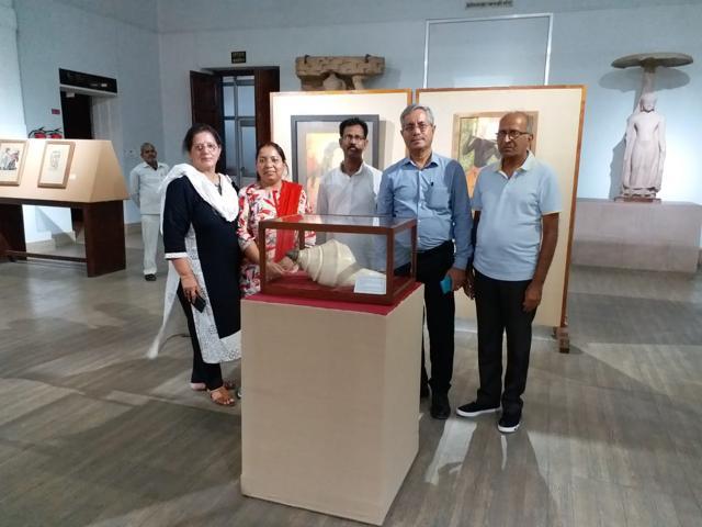 People with Tipu Sultan’s conch shell at Bharat Kala Bhavan in Varanasi on Saturday (HT Photo) People with Tipu Sultan’s conch shell at Bharat Kala Bhavan in Varanasi on Saturday (HT Photo)