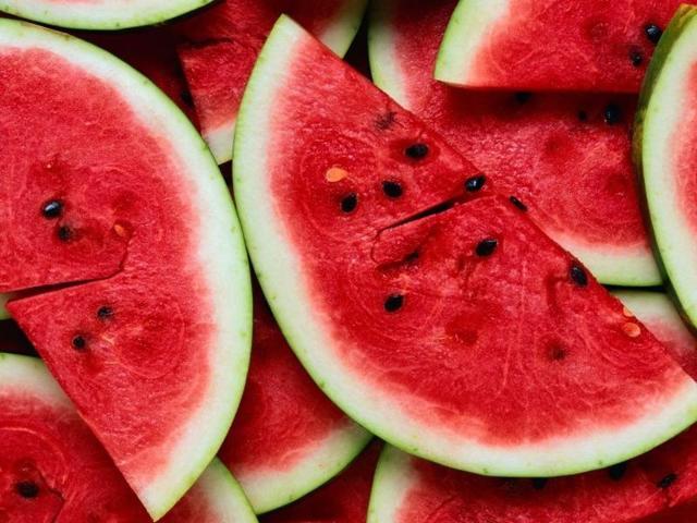 Watermelons have a glycemic index of 72, but the amount of sugar contained in one serving is 5g so the glycemic load is 3.6. (HT file photo ) Watermelons have a glycemic index of 72, but the amount of sugar contained in one serving is 5g so the glycemic load is 3.6. (HT file photo )