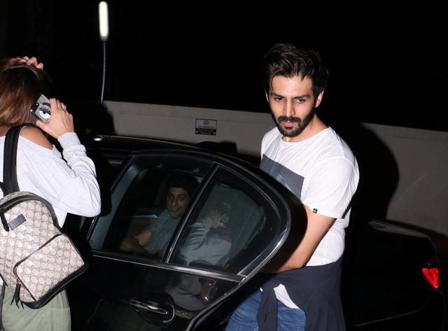 Karthik Aaryan spotted at Juhu PVR. (Viral Bhayani) Karthik Aaryan spotted at Juhu PVR. (Viral Bhayani)