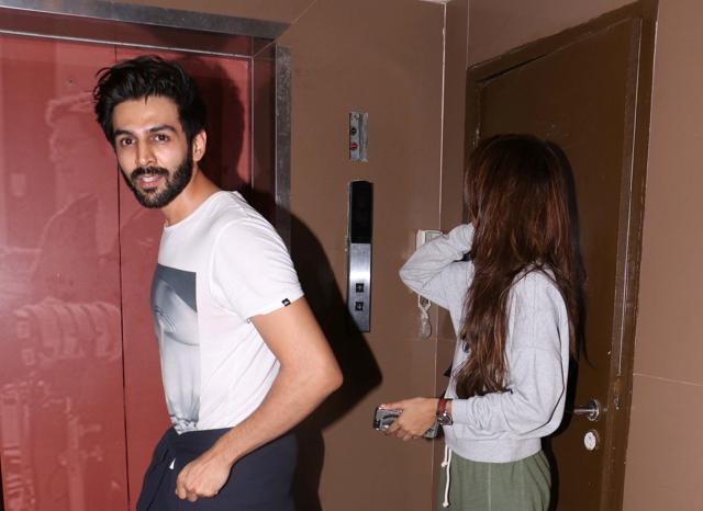 Karthik Aaryan spotted at Juhu PVR. (Viral Bhayani) Karthik Aaryan spotted at Juhu PVR. (Viral Bhayani)