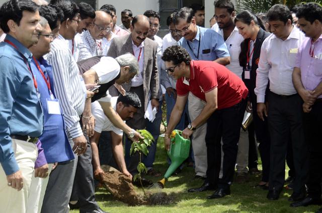 During the event, Sachin Tendulkar spoke about the approach towards sports in academic institutions that require reformation. (Ravindra Joshi/HT Photo) During the event, Sachin Tendulkar spoke about the approach towards sports in academic institutions that require reformation. (Ravindra Joshi/HT Photo)