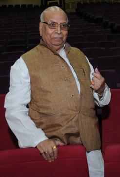 Lalji Tandon. Lalji Tandon.