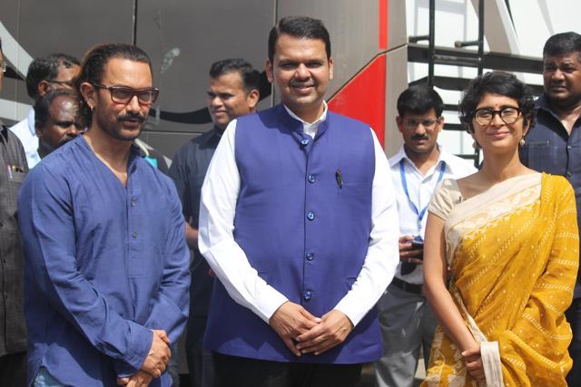 Aamir Khan with Maharashtra chief minister Devendra Fadnavis. (Viral Bhayani)