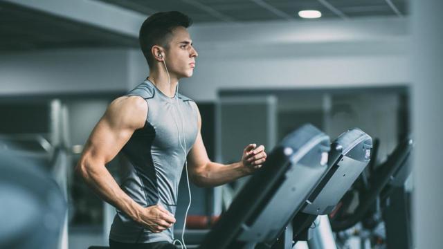 The adverse effects of watching TV were much smaller in those who had the highest levels of fitness and grip strength. (Shutterstock)