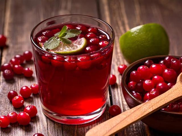 Cranberry juice can lower the risk of chronic disease. (Shutterstock)