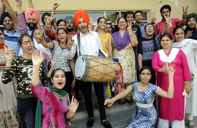 Students at Guru Nanak Foundation School in Patiala. (Bharat Bhushan/HT) Students at Guru Nanak Foundation School in Patiala. (Bharat Bhushan/HT)