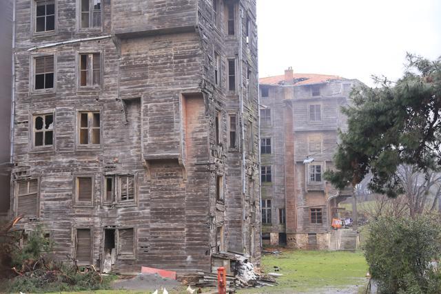 Since the orphanage closed, the building has taken on the air of a haunted house. (Wikimedia Commons) Since the orphanage closed, the building has taken on the air of a haunted house. (Wikimedia Commons)