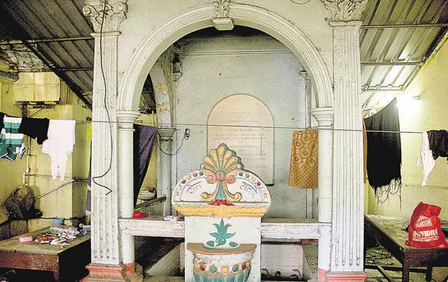 Water Fountain at Do Tanki in Grant Road. (Bhushan Koyande/HT) Water Fountain at Do Tanki in Grant Road. (Bhushan Koyande/HT)