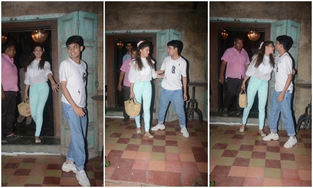 Jacqueline Fernandez snapped with an unknown person. (Viral Bhayani) Jacqueline Fernandez snapped with an unknown person. (Viral Bhayani)