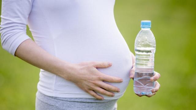 Studies suggest that pregnant and lactating mothers should drink plenty of fluids. (Shutterstock) Studies suggest that pregnant and lactating mothers should drink plenty of fluids. (Shutterstock)