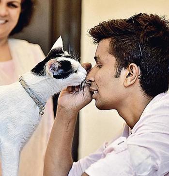 Aaron D’silva acts as a ‘mediator’ between the pet and its owners (Virendra Singh Gosain/HT Photo)