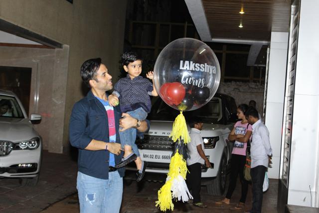 The joy of childhood: Lakkshya plays with a big balloon. (Viral Bhayani)