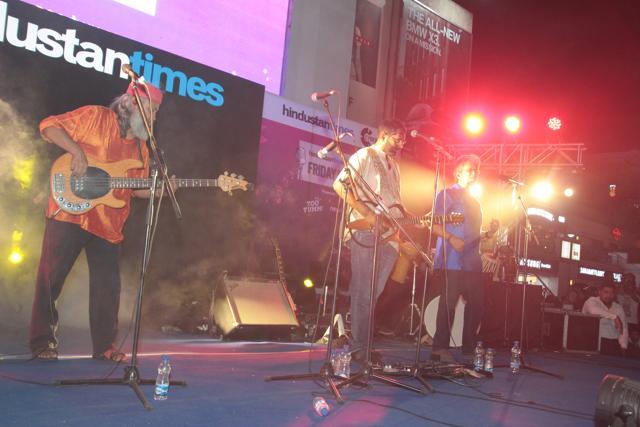 The band belted out hits such as Bandey, Maa Rewa, Behney Do, Tu Kisi Rail Si, among others. (Shivam Saxena/HT)