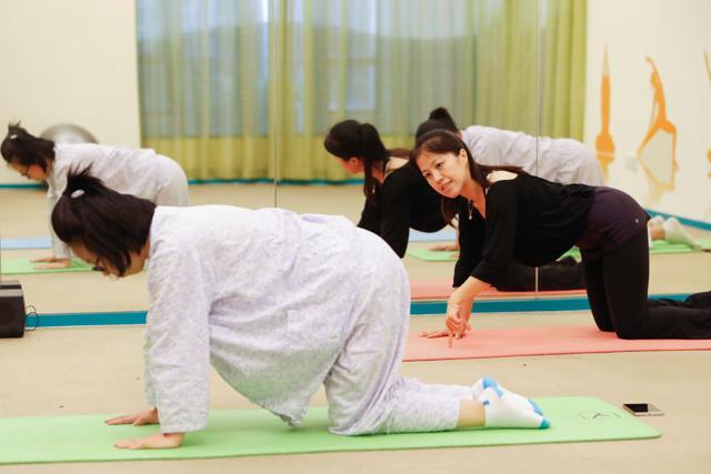 The setting may resemble a five-star hotel, but this is a "sitting centre" on Shanghai's outskirts where mothers pay up to 70,000 yuan (11,000 USD) a month to stay with their newborns. (AFP) The setting may resemble a five-star hotel, but this is a "sitting centre" on Shanghai's outskirts where mothers pay up to 70,000 yuan (11,000 USD) a month to stay with their newborns. (AFP)