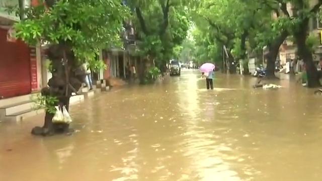 Water-logged street in Hindmata area. (ANI Photo) Water-logged street in Hindmata area. (ANI Photo)