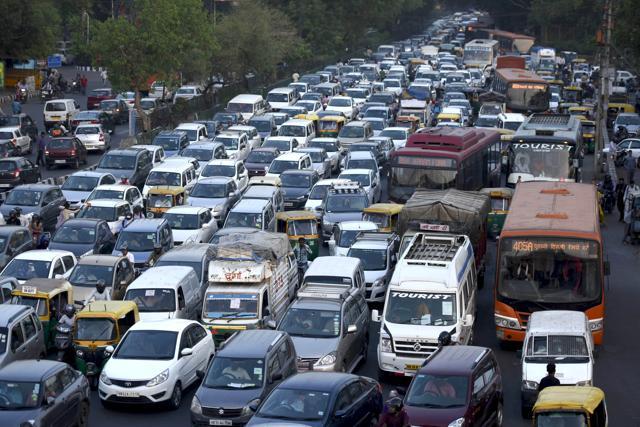 Ashram Chowk sees almost as much traffic every day as the combined private vehicular population in Ranchi. (Burhaan Kinu/HT file photo) Ashram Chowk sees almost as much traffic every day as the combined private vehicular population in Ranchi. (Burhaan Kinu/HT file photo)