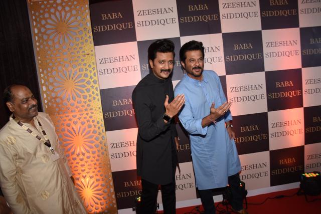 Riteish Deshmukh and Anil Kapoor strike a pose for the paparazzi. (Viral Bhayani)