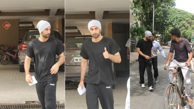 Ranbir Kapoor spotted outside a salon. (Viral Bhayani) Ranbir Kapoor spotted outside a salon. (Viral Bhayani)